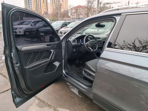 Volkswagen Tiguan 2022 серый - фото 21