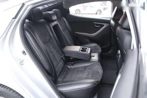 Hyundai Elantra 2012 - фото 11