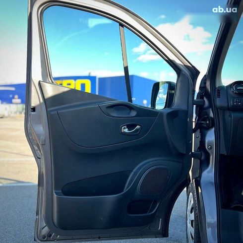 Renault Trafic 2019 - фото 17
