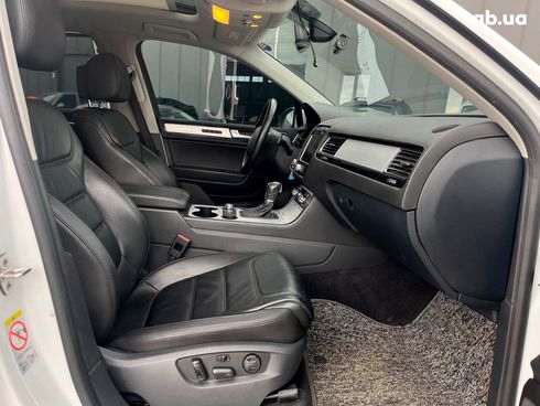 Volkswagen Touareg 2013 белый - фото 40