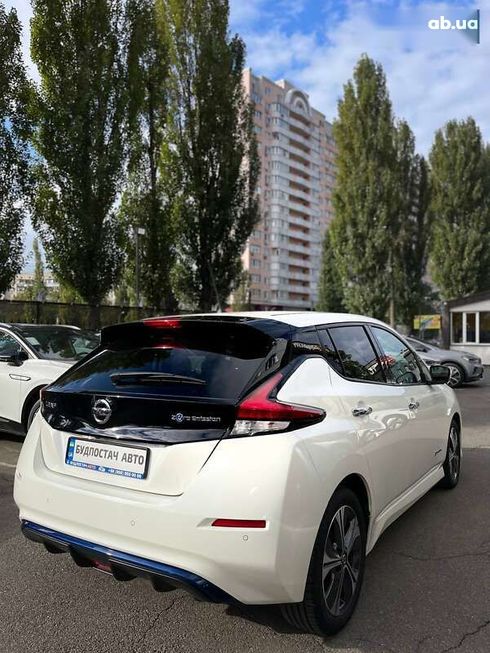 Nissan Leaf 2019 - фото 10