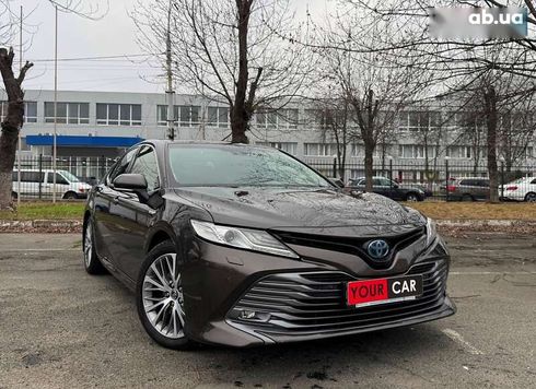 Toyota Camry 2019 - фото 10