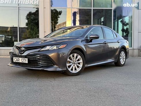 Toyota Camry 2019 - фото 3
