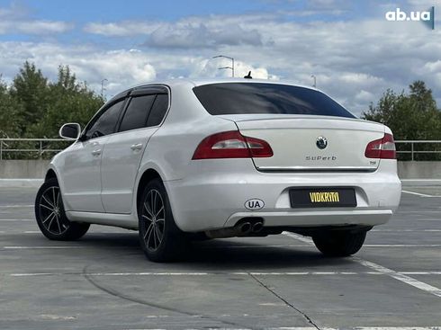 Skoda Superb 2010 - фото 18
