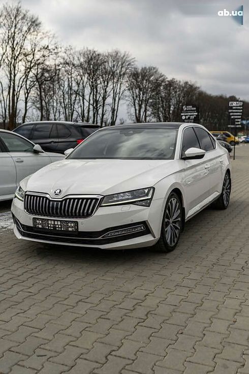 Skoda Superb 2020 - фото 22