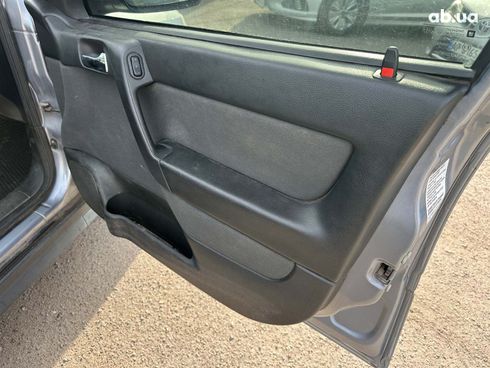 Opel Astra 2003 серый - фото 13
