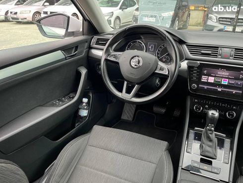 Skoda Superb 2018 белый - фото 32