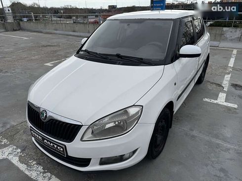 Skoda Fabia 2011 - фото 2