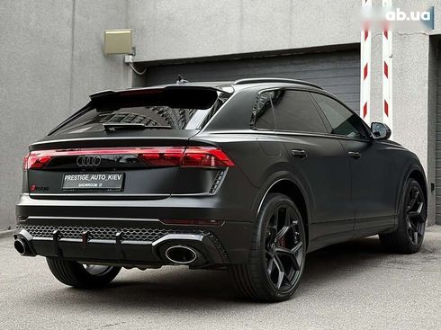 Audi RS Q8 2024 - фото 21