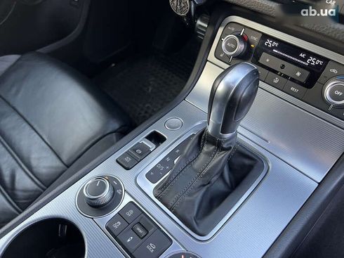 Volkswagen Touareg 2017 - фото 17