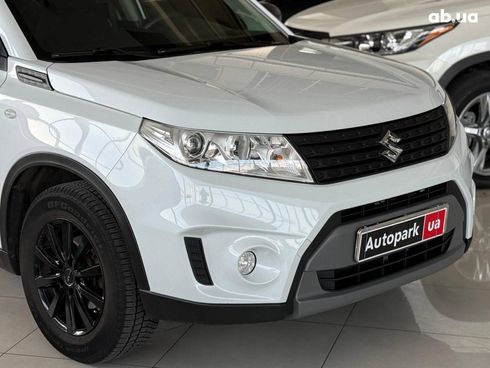 Suzuki Vitara 2018 белый - фото 4
