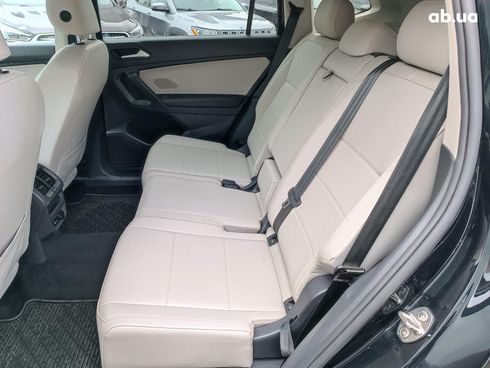 Volkswagen Tiguan 2021 черный - фото 30