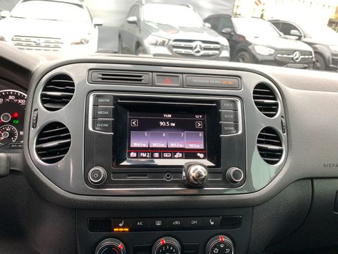 Volkswagen Tiguan 2015 серый - фото 29