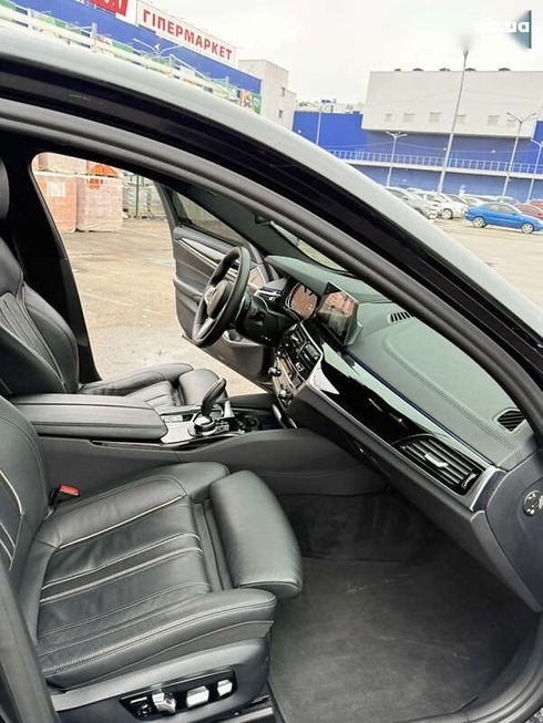 BMW 5 серия 2017 - фото 20