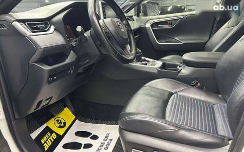 Toyota RAV4 2020 - фото 11