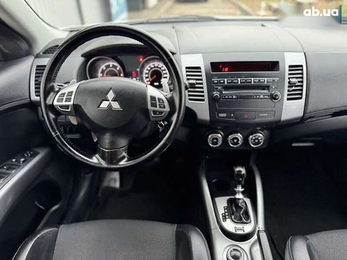 Mitsubishi Outlander 2011 - фото 19