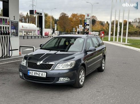 Skoda Octavia 2010 - фото 2