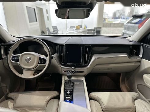 Volvo XC60 2017 - фото 28