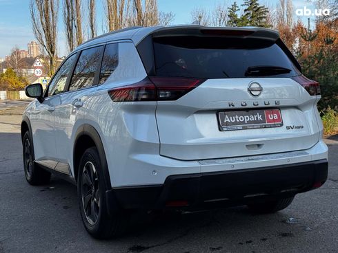 Nissan Rogue 2023 белый - фото 36