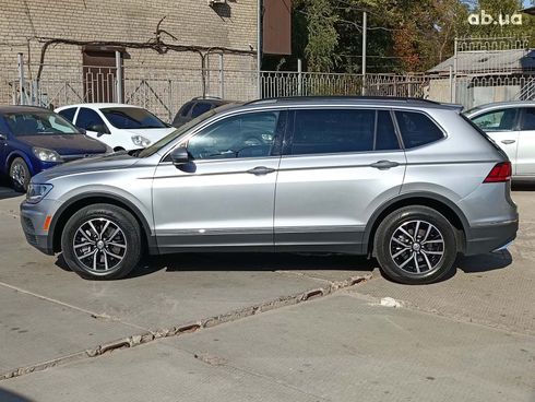 Volkswagen Tiguan 2021 серый - фото 3