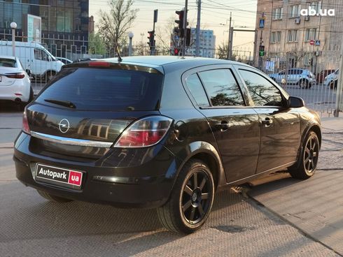 Opel Astra 2012 черный - фото 8