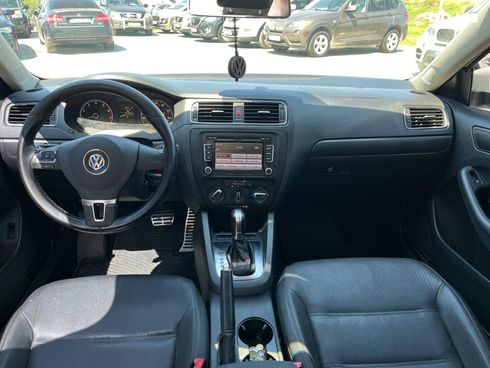 Volkswagen Jetta 2010 белый - фото 29