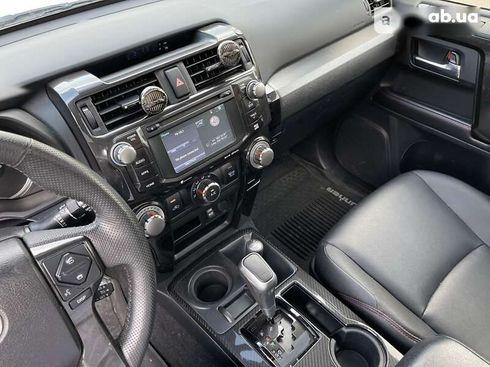 Toyota 4Runner 2018 - фото 18