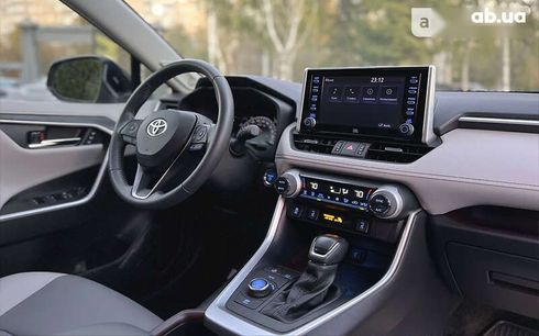 Toyota RAV4 2020 - фото 13