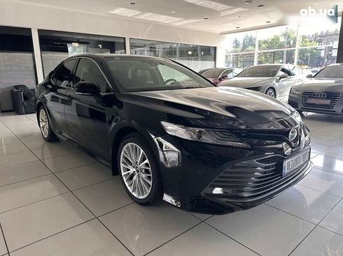 Toyota Camry 2020 - фото 3
