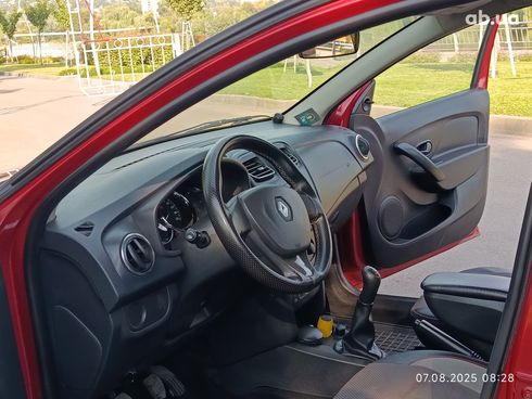 Renault Logan MCV 2013 вишневый - фото 8