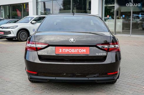 Skoda Superb 2018 - фото 9