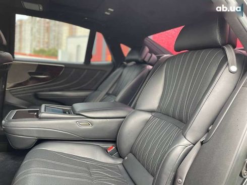 Lexus LS 2018 - фото 23