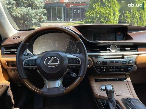 Lexus ES 2016 - фото 20