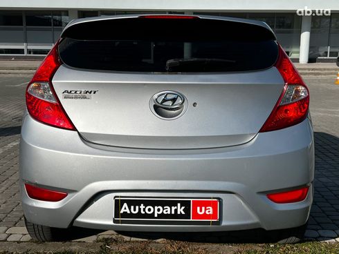 Hyundai Accent 2012 серый - фото 6