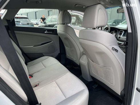 Hyundai Tucson 2017 серый - фото 22