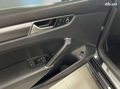 Volkswagen Passat 2017 - фото 19