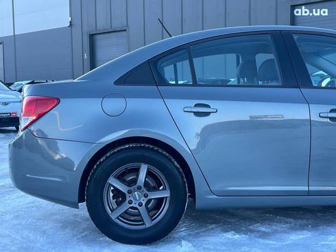 Chevrolet Cruze 2010 серый - фото 10
