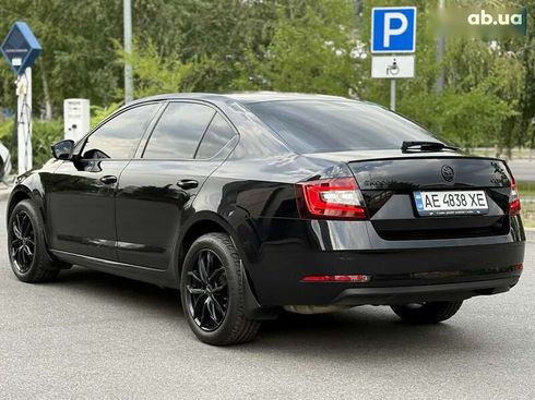 Skoda Octavia 2017 - фото 13