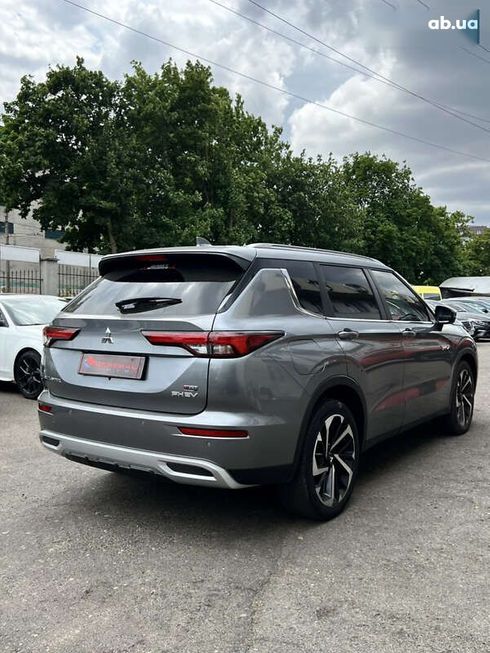 Mitsubishi Outlander 2023 - фото 14