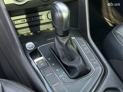 Volkswagen Tiguan 2018 синий - фото 13