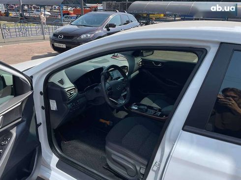 Hyundai Ioniq 2019 - фото 15