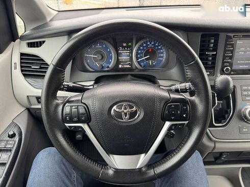 Toyota Sienna 2019 - фото 21