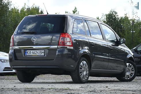 Opel Zafira 2010 - фото 17
