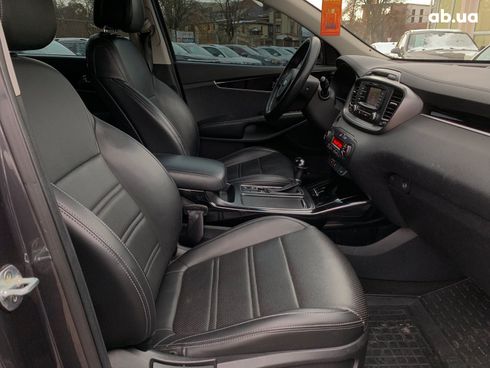 Kia Sorento 2016 серый - фото 42