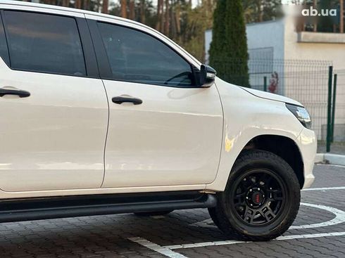 Toyota Hilux 2017 - фото 15