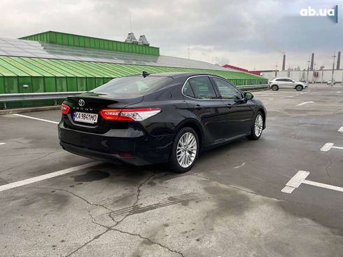 Toyota Camry 2020 - фото 6