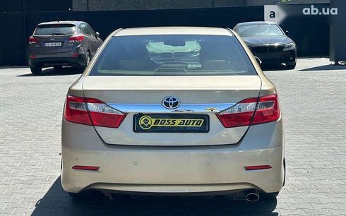 Toyota Camry 2012 - фото 5