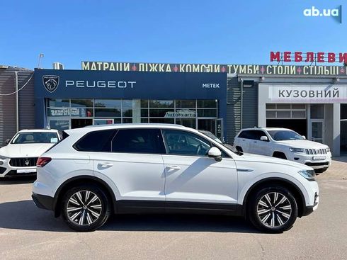 Volkswagen Touareg 2020 - фото 10