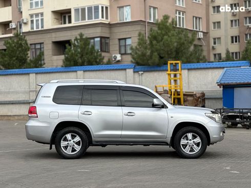 Toyota Land Cruiser 2008 серый - фото 11