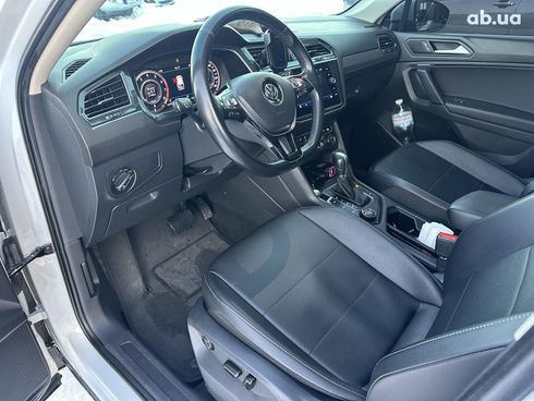 Volkswagen Tiguan 2018 белый - фото 11